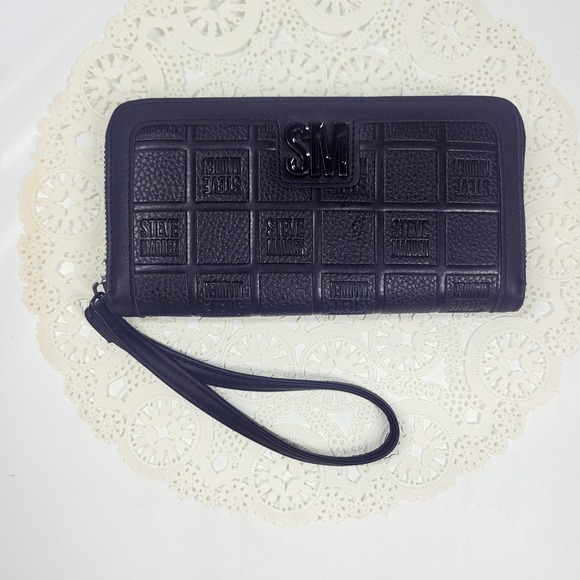 Steve Madden Handbags - Steve Madden Black Embossed Women's Zip-Around Wristlet Wallet Wrist Strap